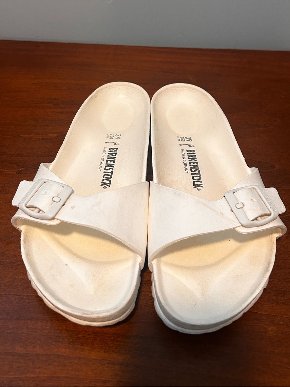 Birkenstock White Single Strap Slide EVA Sandals with Buckle 39/8.5 - Picture 3 of 14